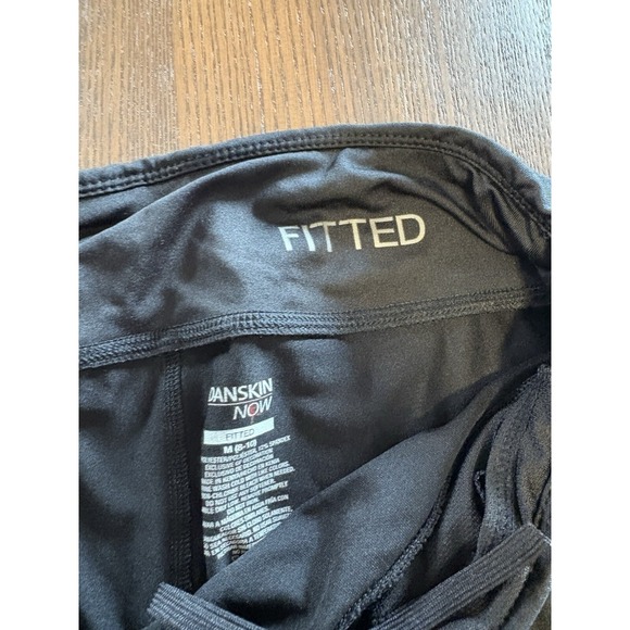 Danskin Womens Fitted Athletic Cropped leggings M 8-10 Black with Pink Accent - Picture 2 of 12